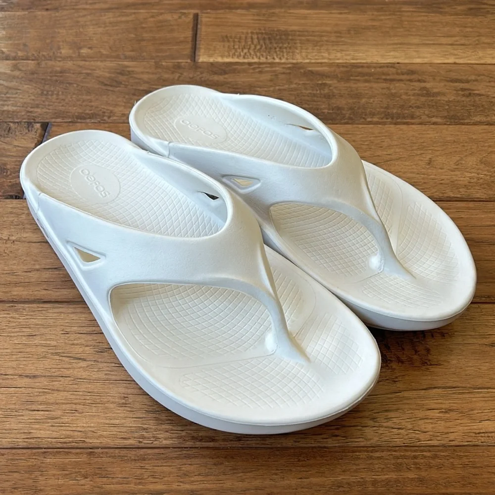 Oofos Ooriginal Sandal Flip Flop Thong Recovery Shoe Cosmic Gray White M10 / W12